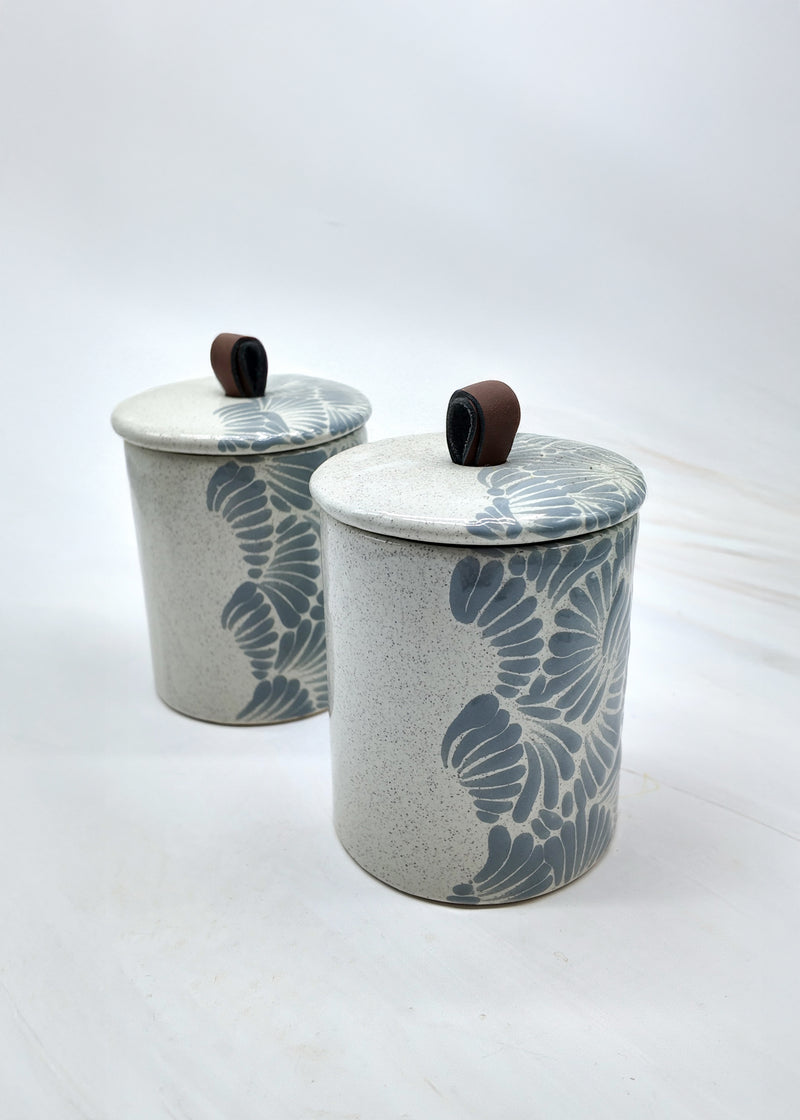 Envase con Detalle en Piel